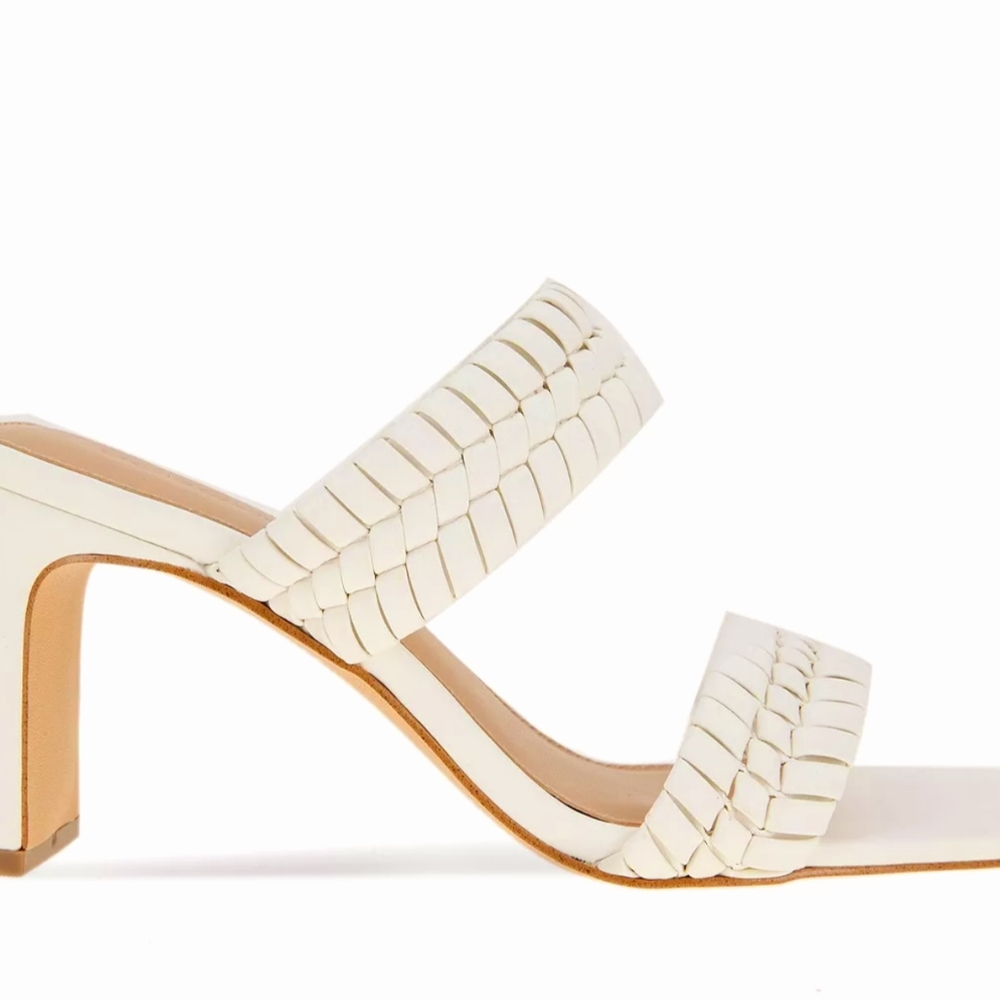 NWT  White BCBGeneration Sandals Size 9
